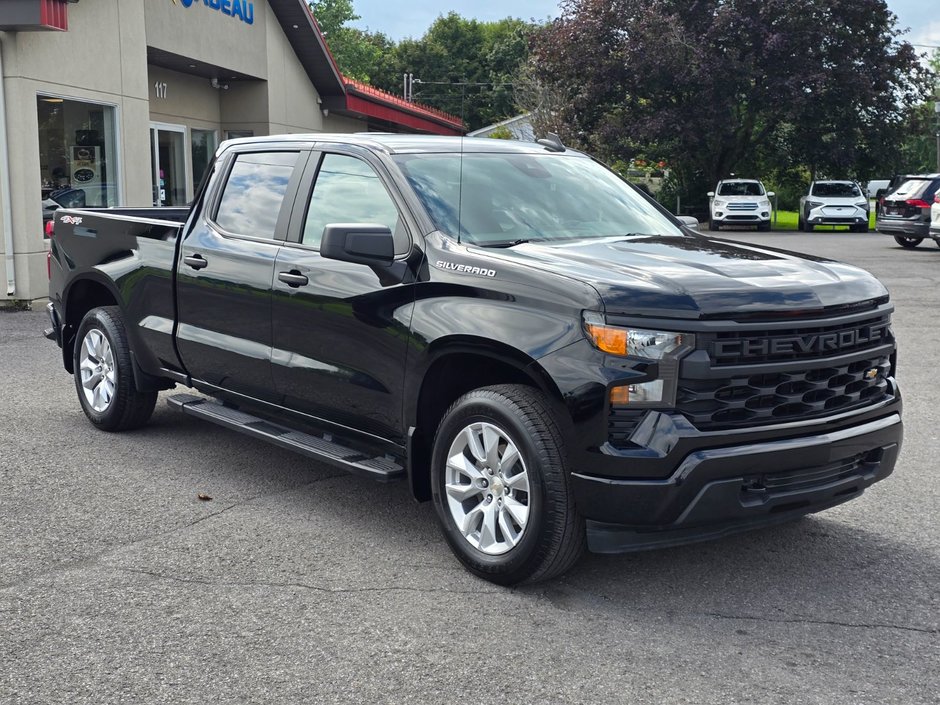 2023 Chevrolet Silverado 1500 Custom 4X4 CREW SEULEMENT 054994 KM in St-Jean-Sur-Richelieu, Quebec