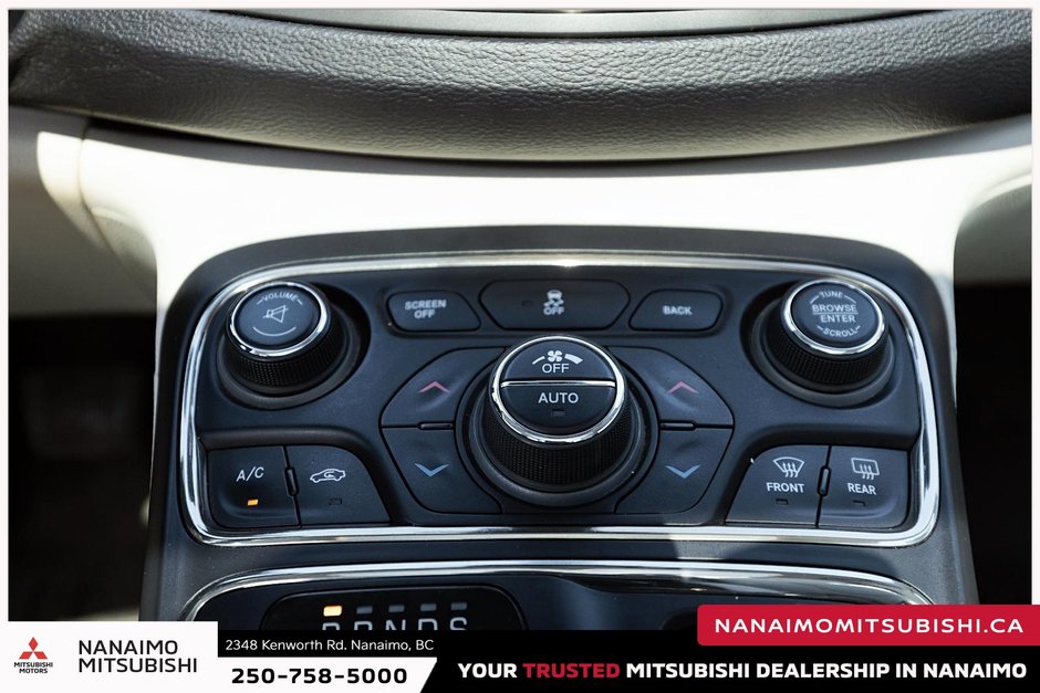 2015 Chrysler 200 C-14