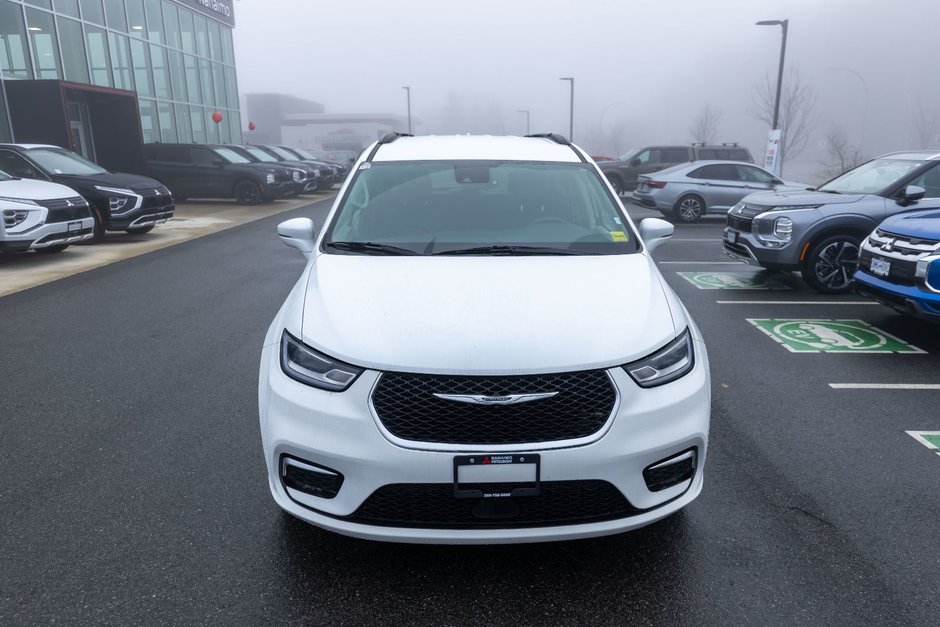 2022 Chrysler Pacifica Touring L-9