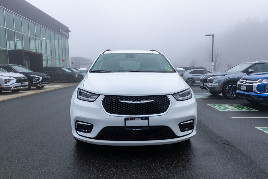 2022 Chrysler Pacifica Touring L-8