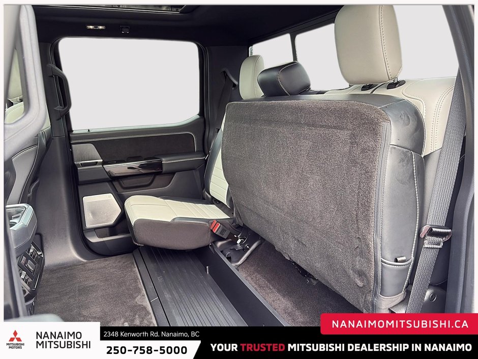 2023 Ford F-150 Lightning Platinum-12