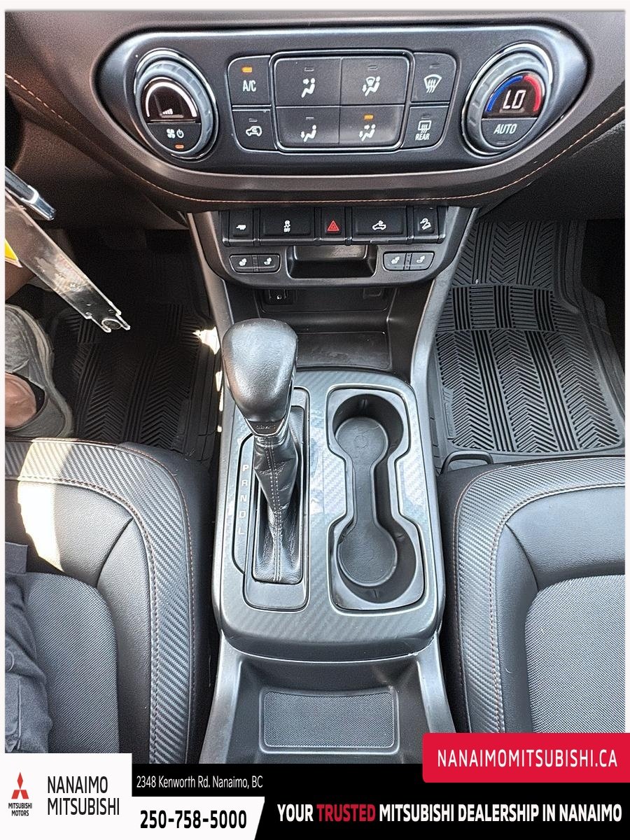 2022 GMC Canyon AT4 w/Cloth-18
