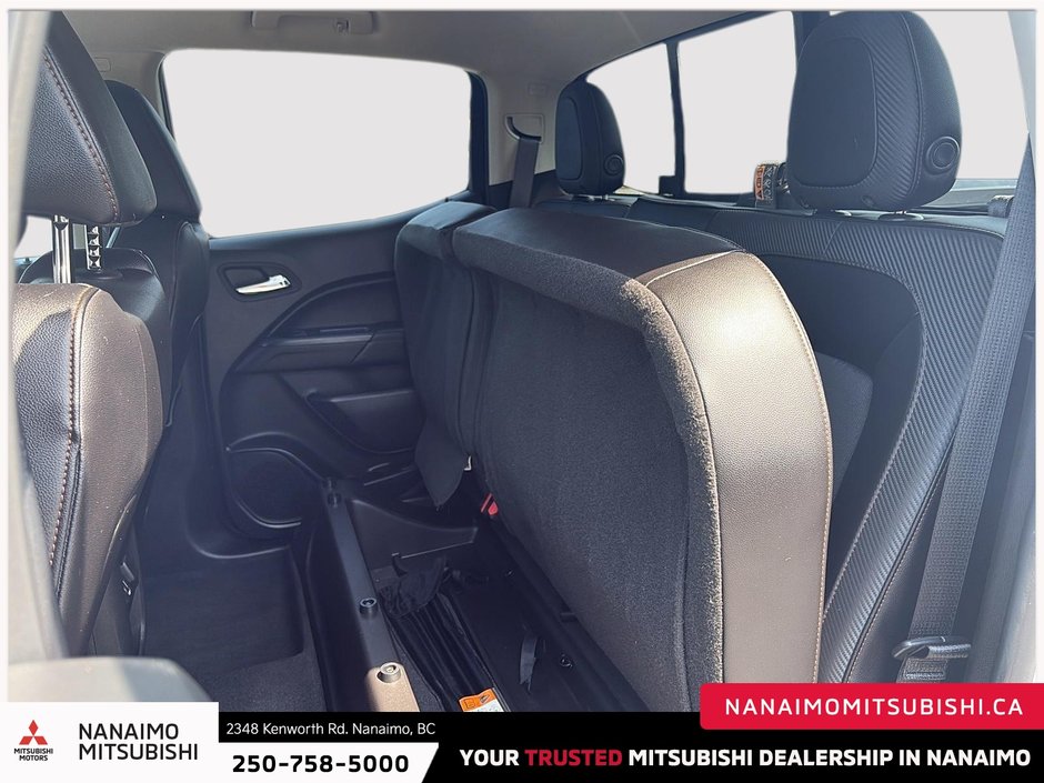 2022 GMC Canyon AT4 w/Cloth-9