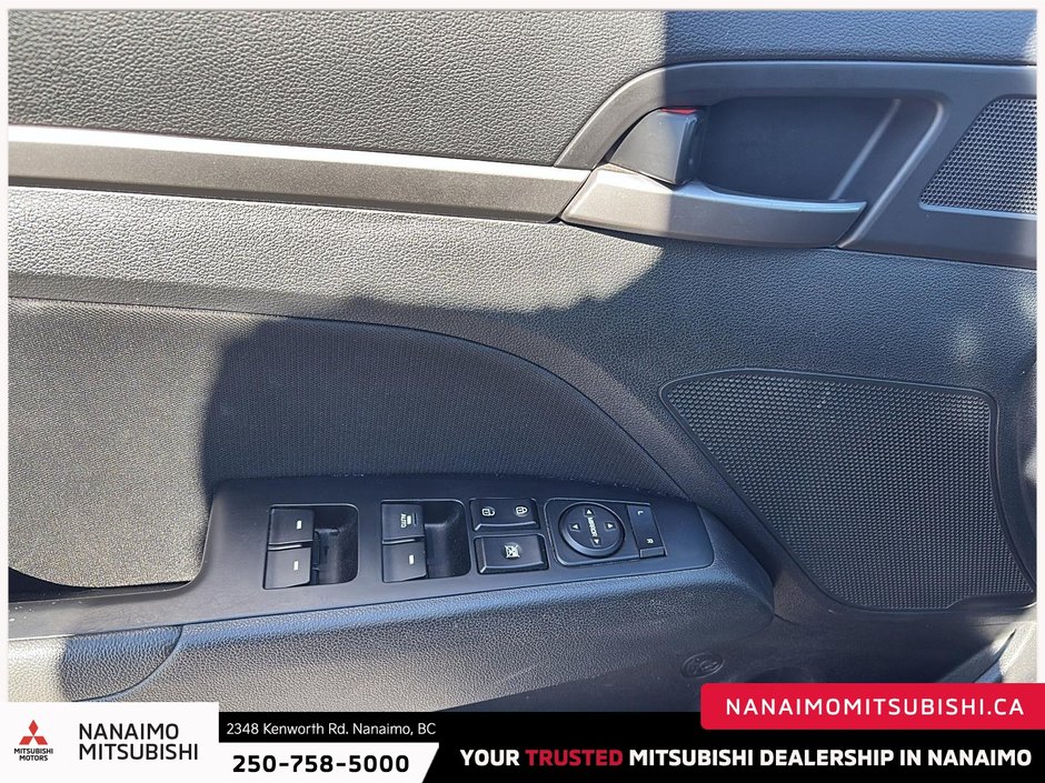 2017 Hyundai Elantra GLS-11