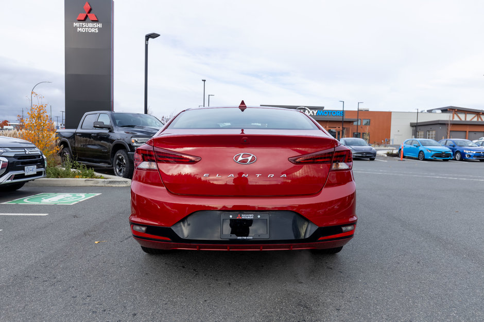 2020 Hyundai Elantra Luxury-4