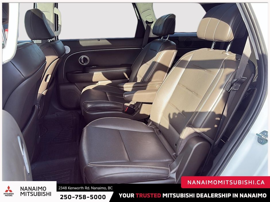2026 Hyundai Palisade Hybrid Ultimate Calligraphy NHL Special Edition-10