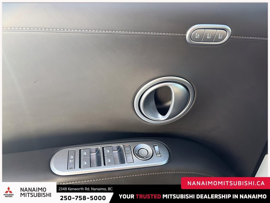 2026 Hyundai Palisade Hybrid Ultimate Calligraphy NHL Special Edition-12