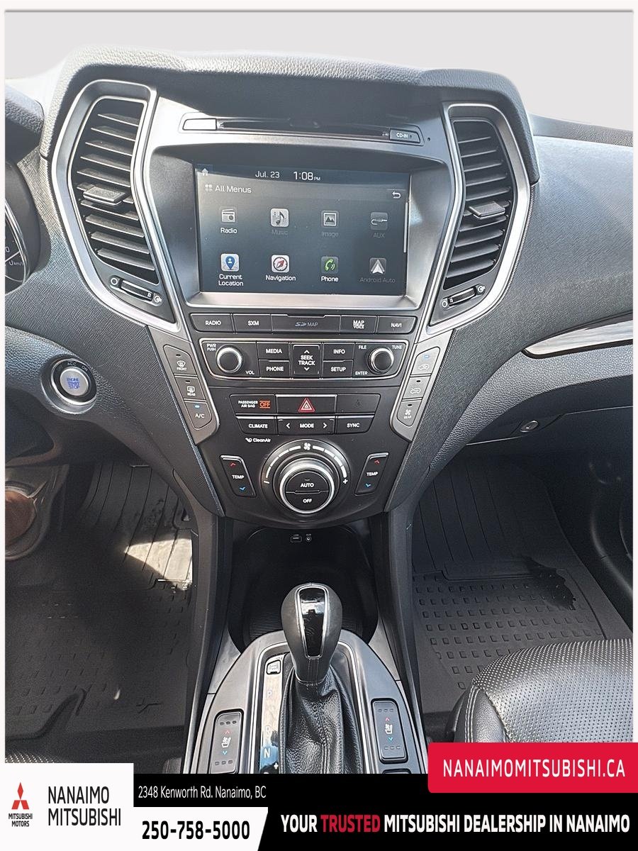 2017 Hyundai Santa Fe XL Limited-16