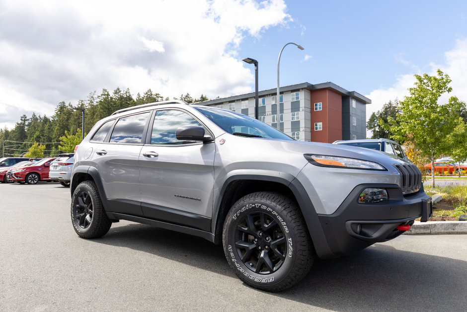 2017 Jeep Cherokee Trailhawk Leather Plus-7