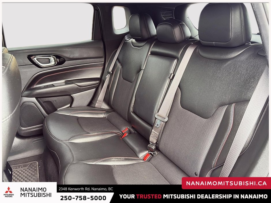 2024 Jeep Compass Trailhawk-9