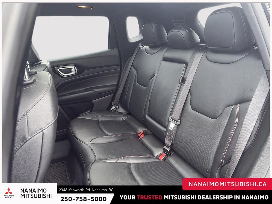 2025 Jeep Compass Trailhawk-9