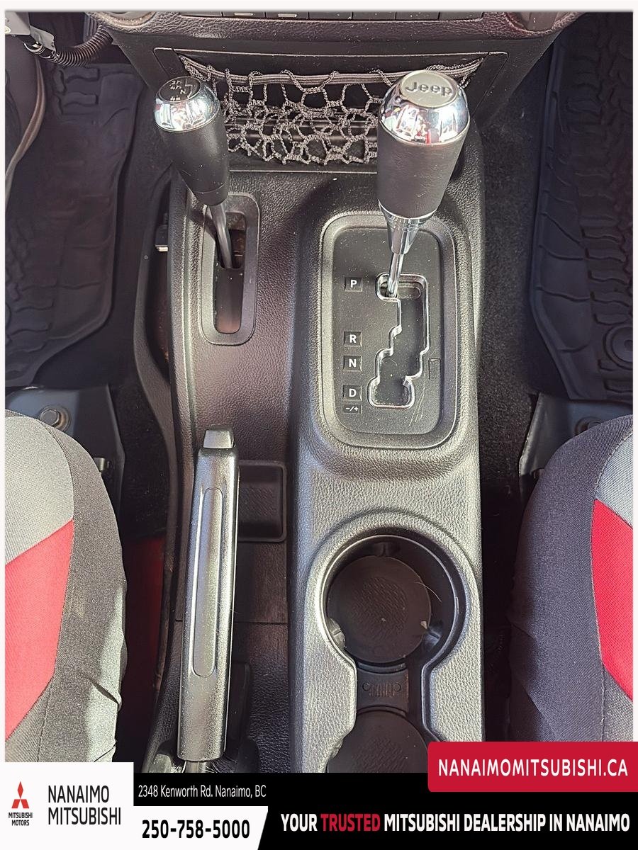 2015 Jeep Wrangler Unlimited Willys-15