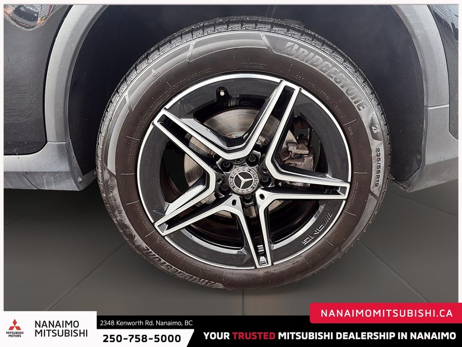 2022 Mercedes-Benz GLC 300-1