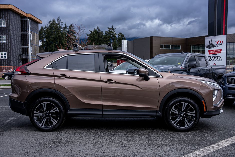 2023 Mitsubishi ECLIPSE CROSS SE-6