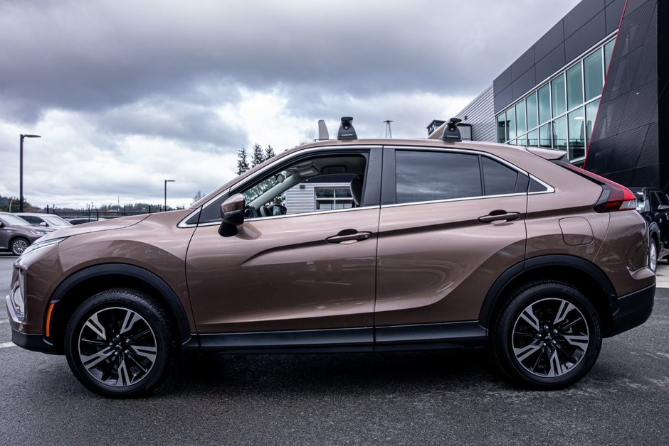 2023 Mitsubishi ECLIPSE CROSS SE-2