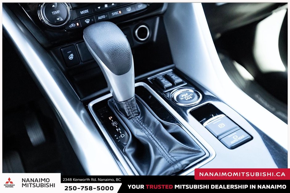 2023 Mitsubishi ECLIPSE CROSS SEL-13