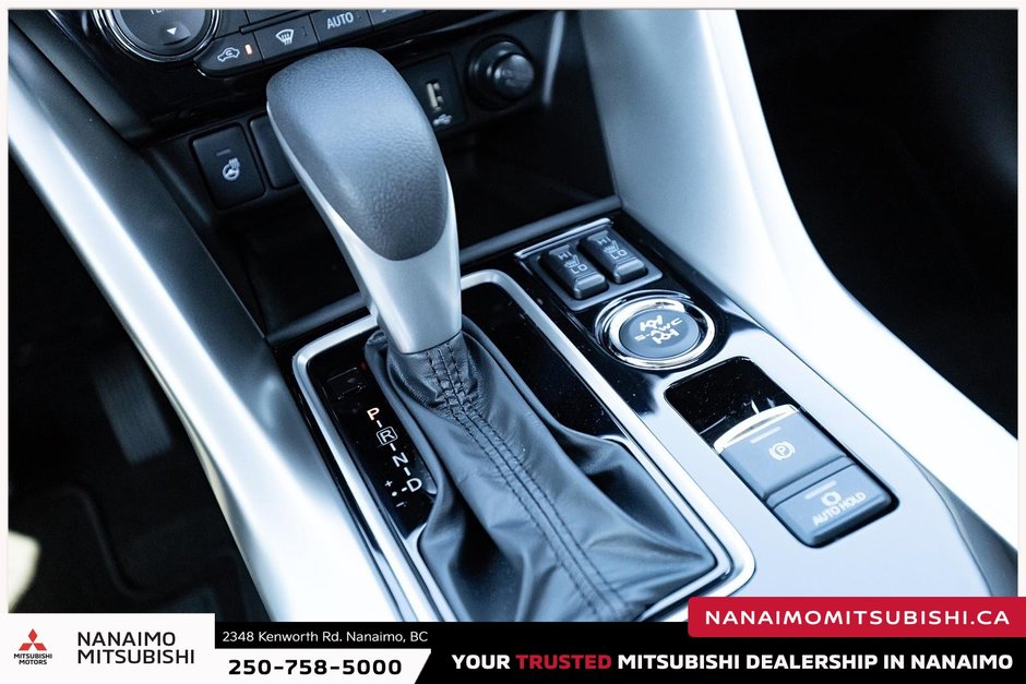 2025 Mitsubishi ECLIPSE CROSS SE-13