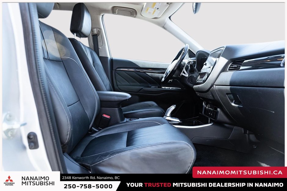 2018 Mitsubishi OUTLANDER PHEV SE-17
