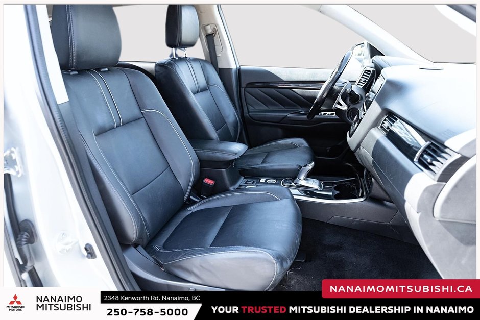 2018 Mitsubishi OUTLANDER PHEV SE-18
