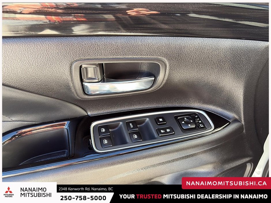 2018 Mitsubishi Outlander PHEV SE-11
