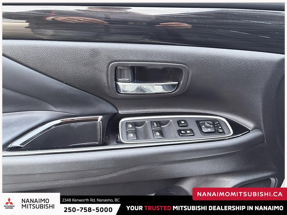 2018 Mitsubishi Outlander PHEV SE-11