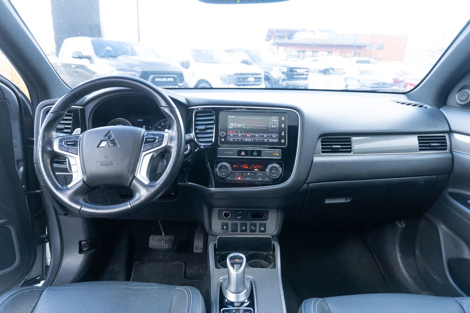 2019 Mitsubishi OUTLANDER PHEV SE Touring-10