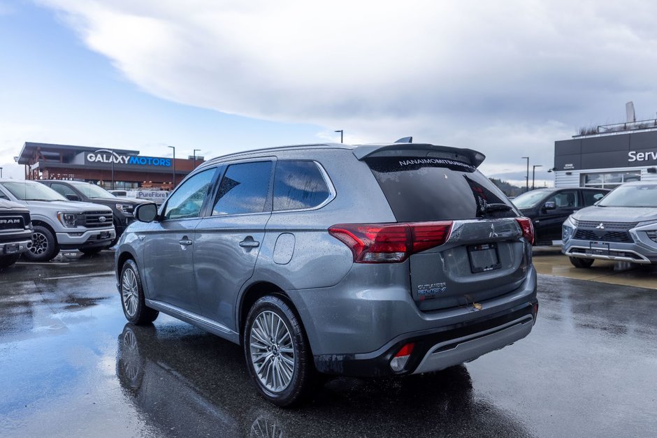 2020 Mitsubishi OUTLANDER PHEV LE-3