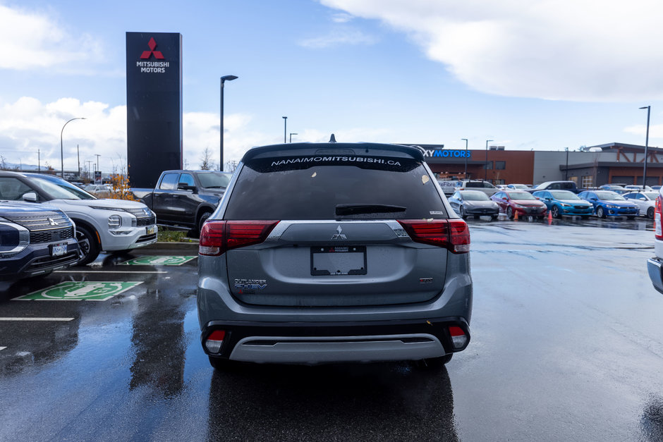 2020 Mitsubishi OUTLANDER PHEV LE-4