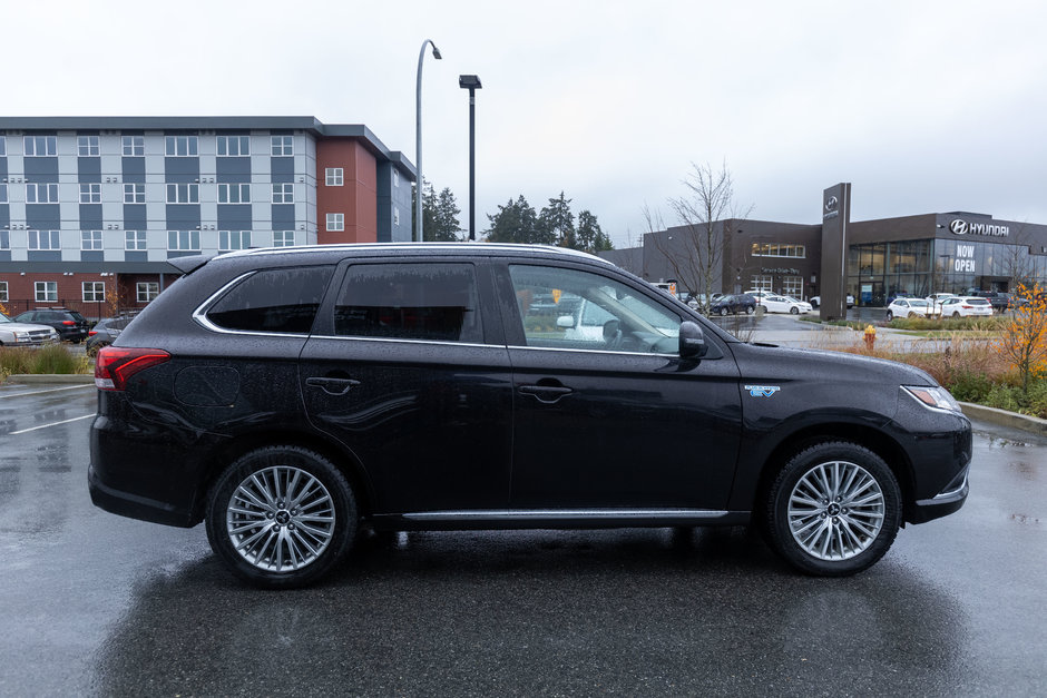 2020 Mitsubishi OUTLANDER PHEV LE-6