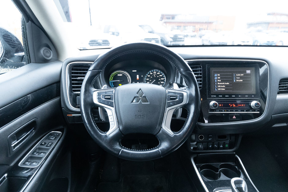 2020 Mitsubishi OUTLANDER PHEV LE-11