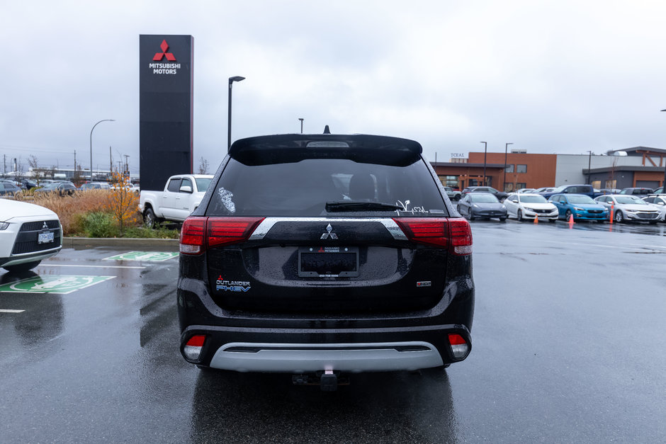 2020 Mitsubishi OUTLANDER PHEV LE-4