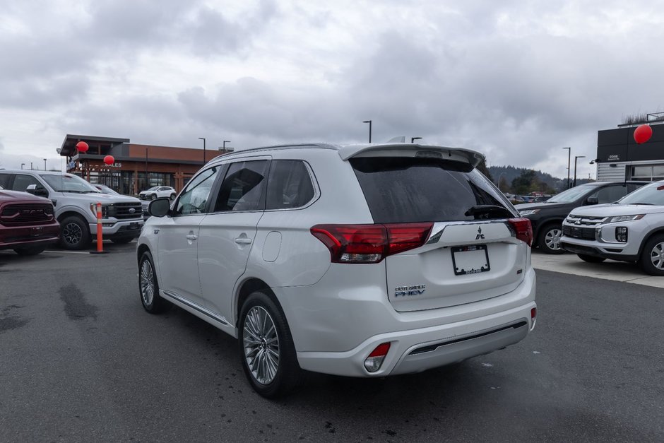 2020 Mitsubishi OUTLANDER PHEV LE-3