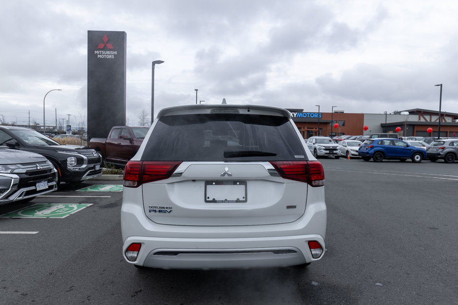 2020 Mitsubishi OUTLANDER PHEV LE-4