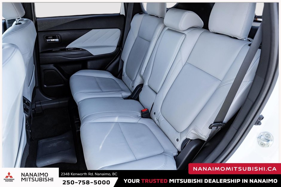 2020 Mitsubishi OUTLANDER PHEV SEL-11