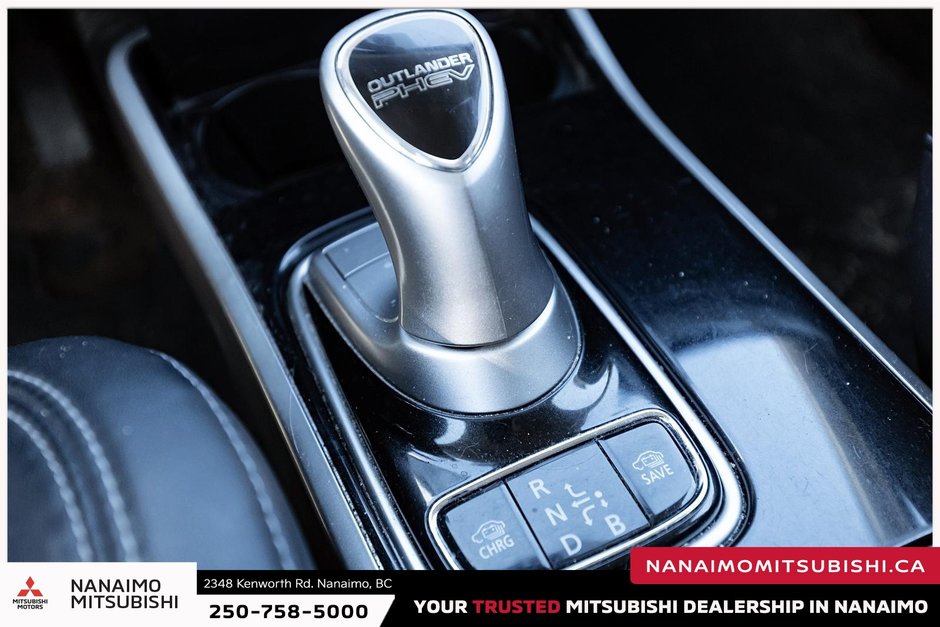 2020 Mitsubishi OUTLANDER PHEV SE-13