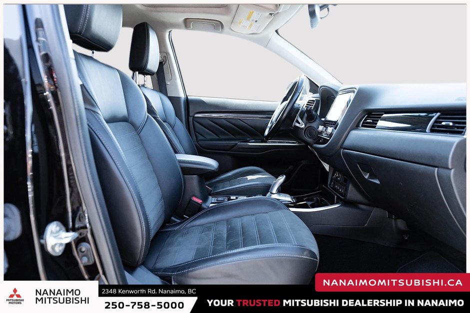2020 Mitsubishi OUTLANDER PHEV LE-18