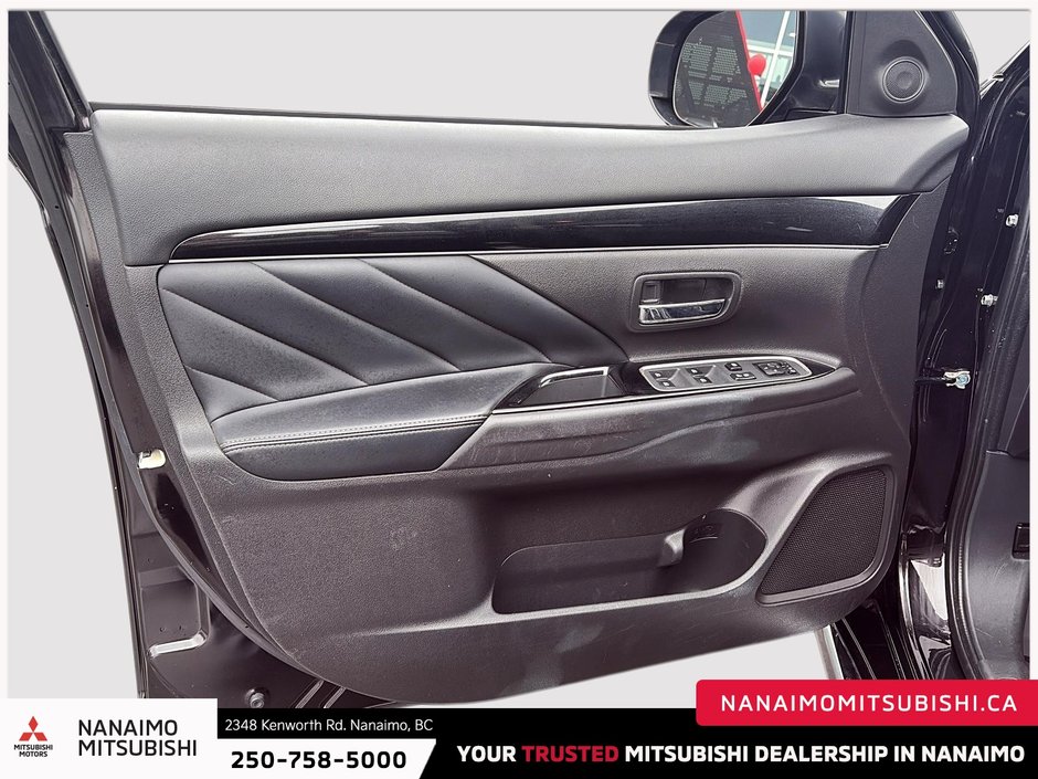 2020 Mitsubishi Outlander PHEV SE-8