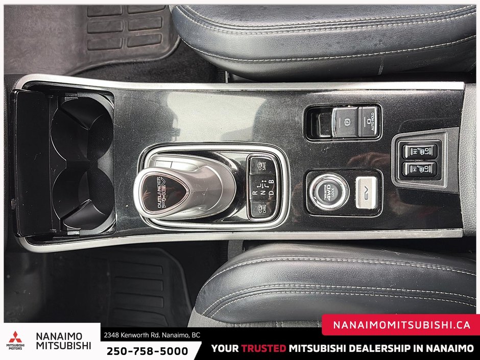 2020 Mitsubishi Outlander PHEV SE-17