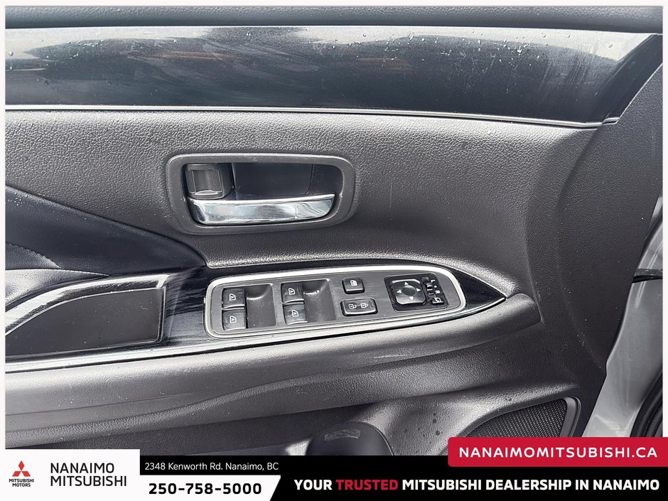 2021 Mitsubishi Outlander PHEV LE-11