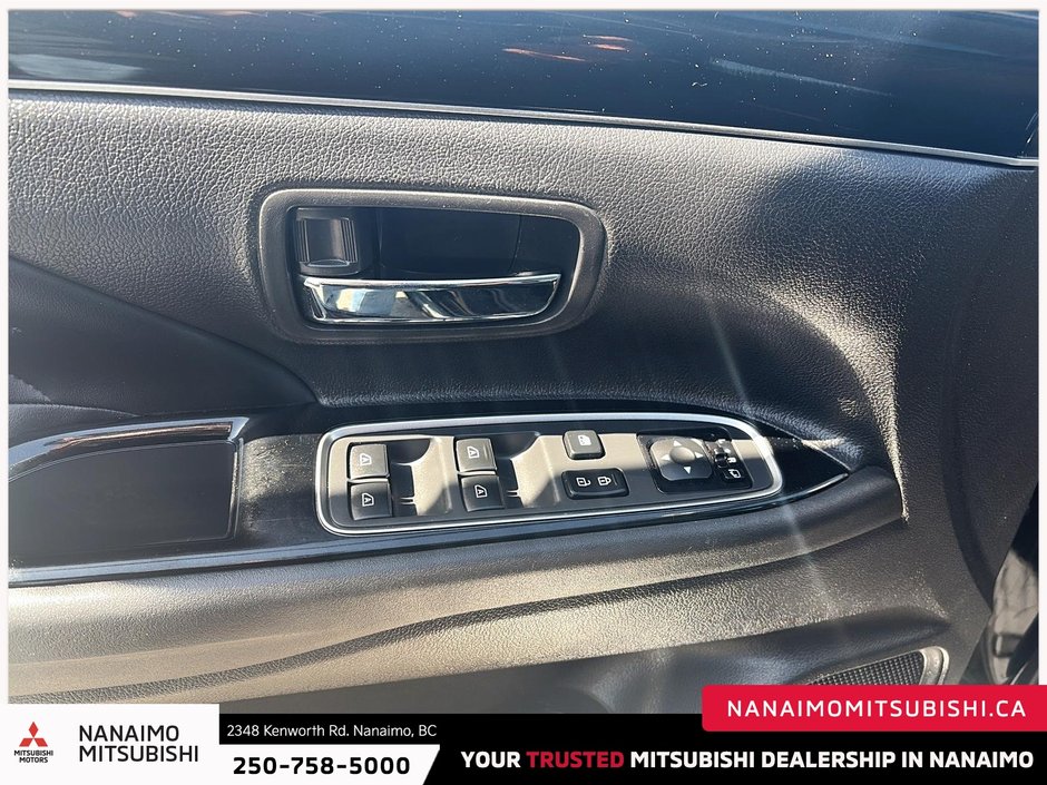 2021 Mitsubishi Outlander PHEV LE-11