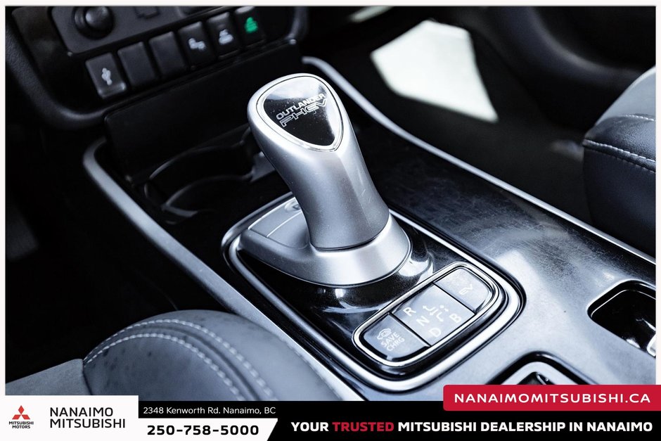 2022 Mitsubishi OUTLANDER PHEV SE-13