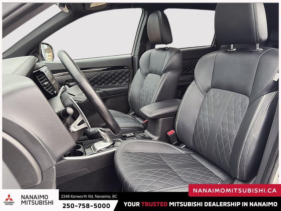2022 Mitsubishi Outlander PHEV SE-8