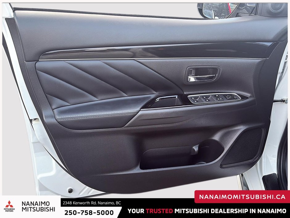 2022 Mitsubishi Outlander PHEV SE-10