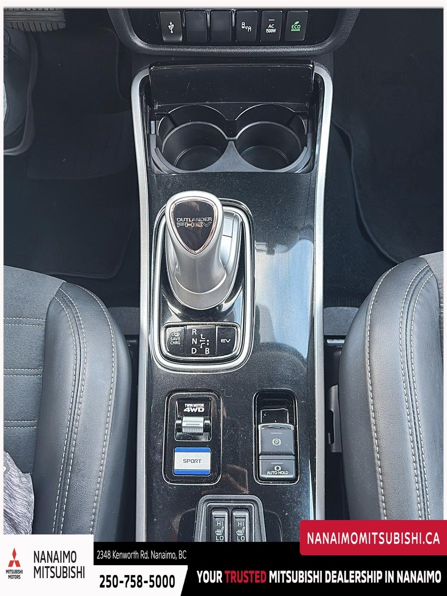 2022 Mitsubishi Outlander PHEV SE-17