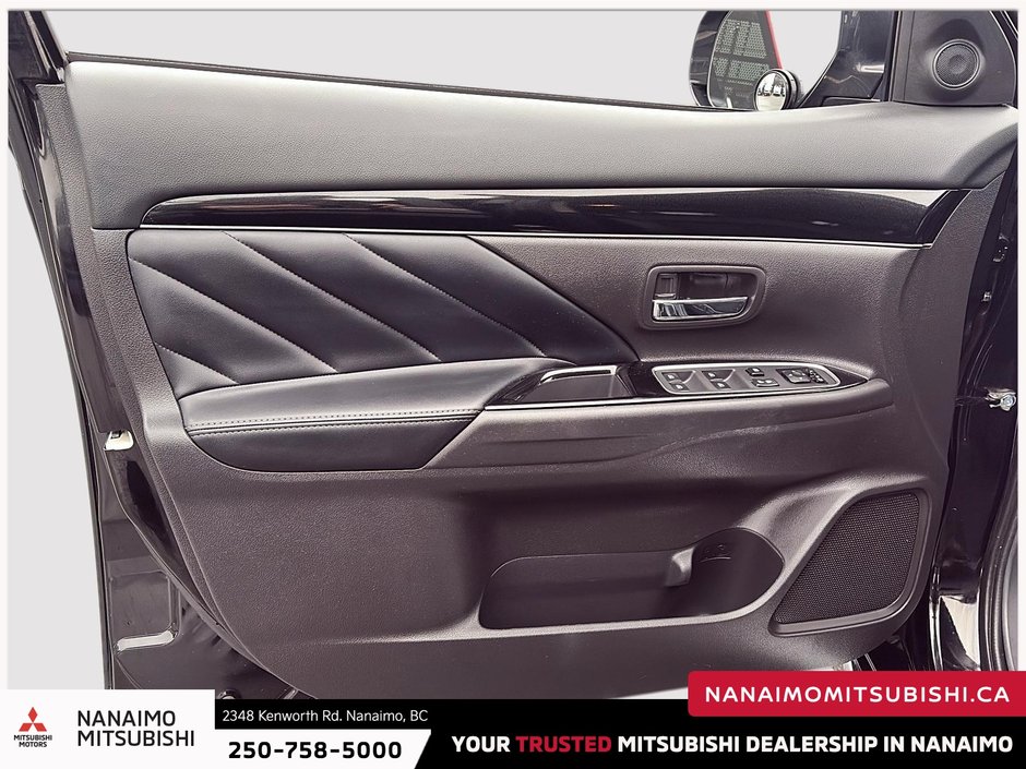 2022 Mitsubishi Outlander PHEV SE-10