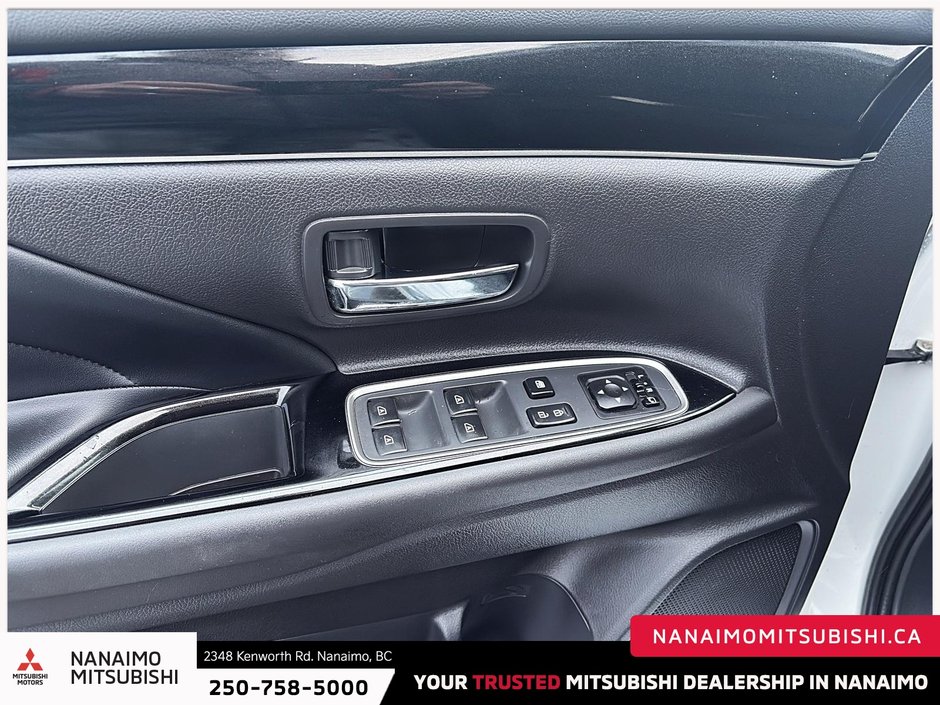 2022 Mitsubishi Outlander PHEV LE-9