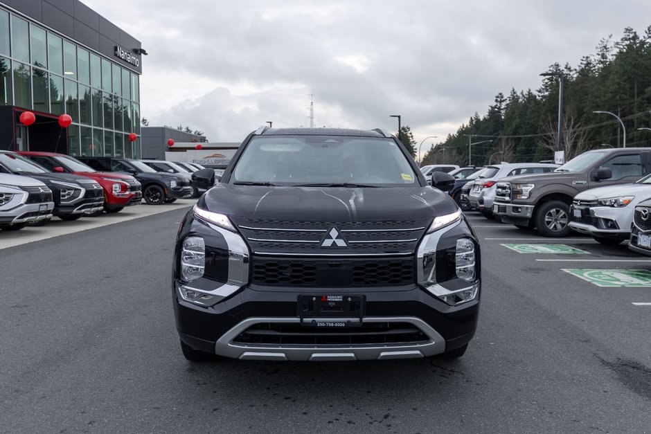 2023 Mitsubishi OUTLANDER PHEV LE-8