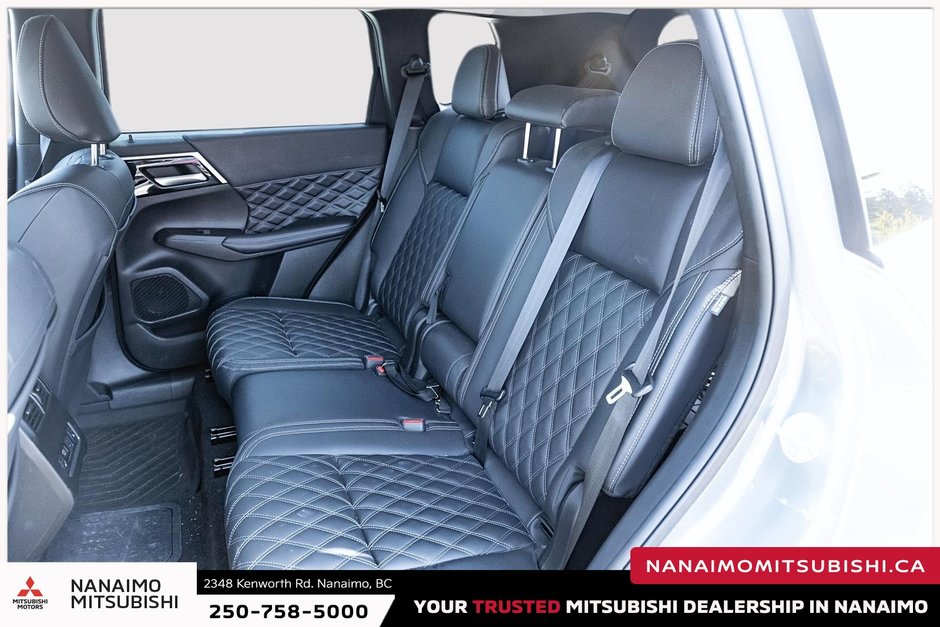 2023 Mitsubishi OUTLANDER PHEV SEL-11
