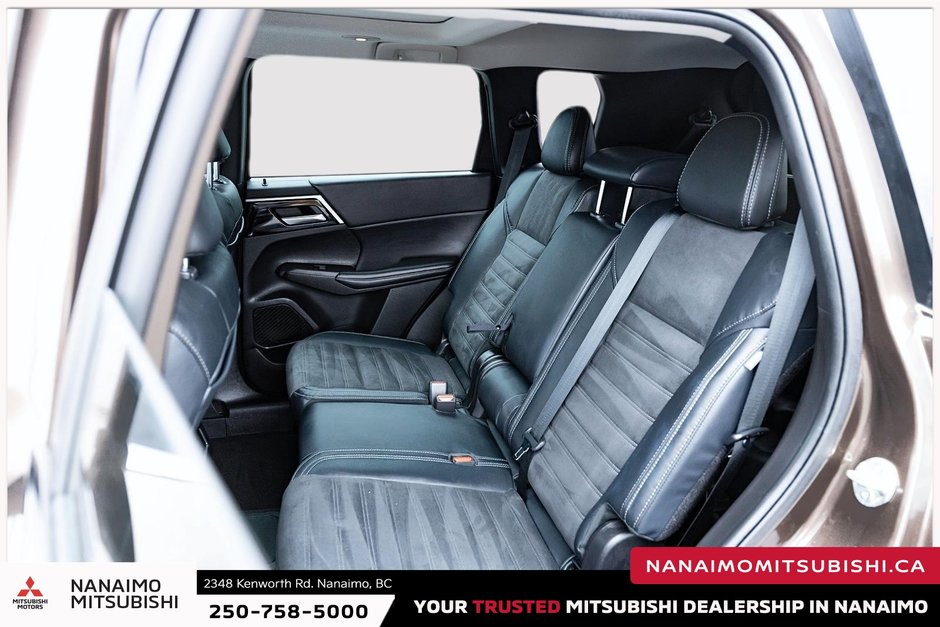 2023 Mitsubishi OUTLANDER PHEV LE-11