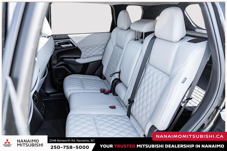 2023 Mitsubishi OUTLANDER PHEV SEL-11